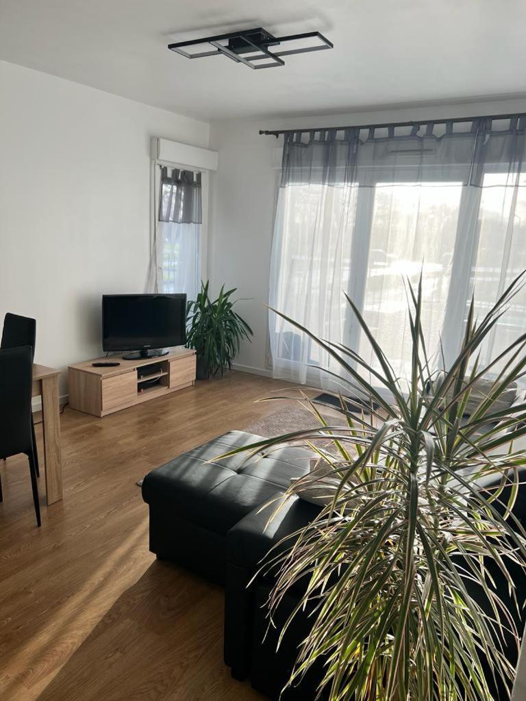 Appartement 5Min Gare Rer Disneyland Paris Val D'Europe La Vallee Village Parking Inclus Montévrain Exteriör bild