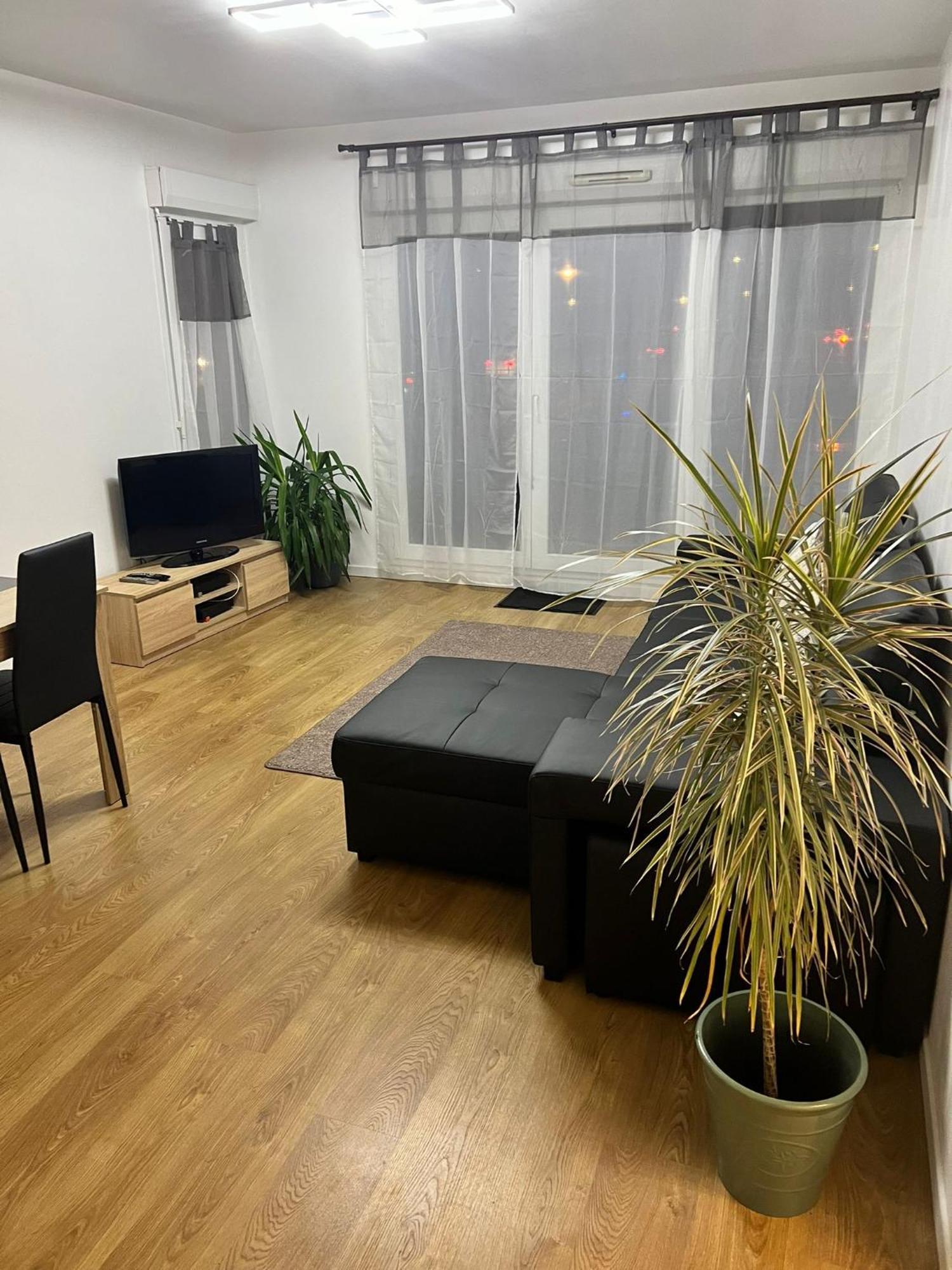 Appartement 5Min Gare Rer Disneyland Paris Val D'Europe La Vallee Village Parking Inclus Montévrain Exteriör bild